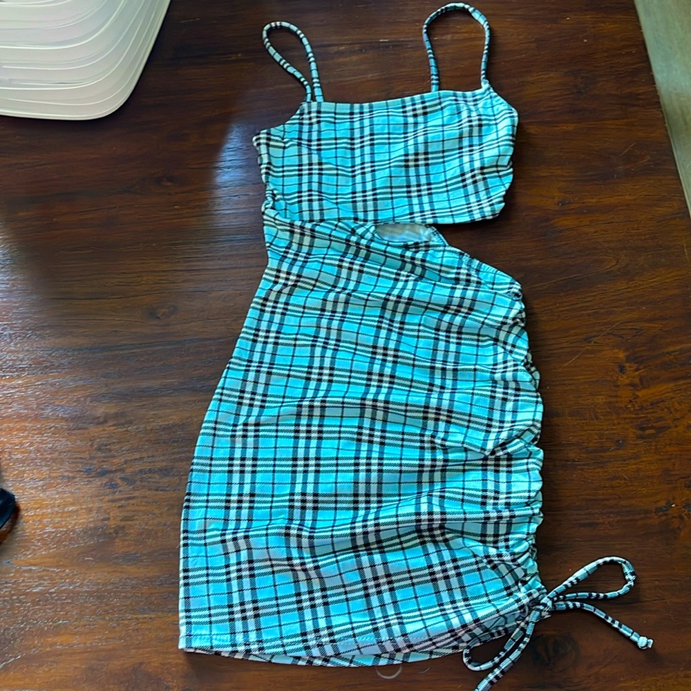 Dress // scrunch on side